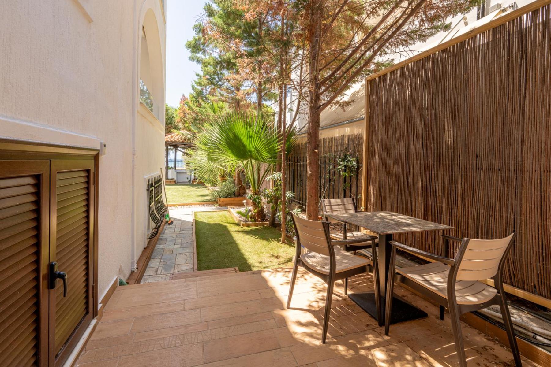 Alkis Guest House By Aegiankazarte Kapotidhes Exterior photo